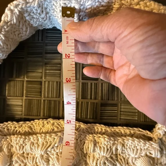 FROM INDIA TO YOU Handcrafted Macrame Bag With Shales. - Picture 8 of 8